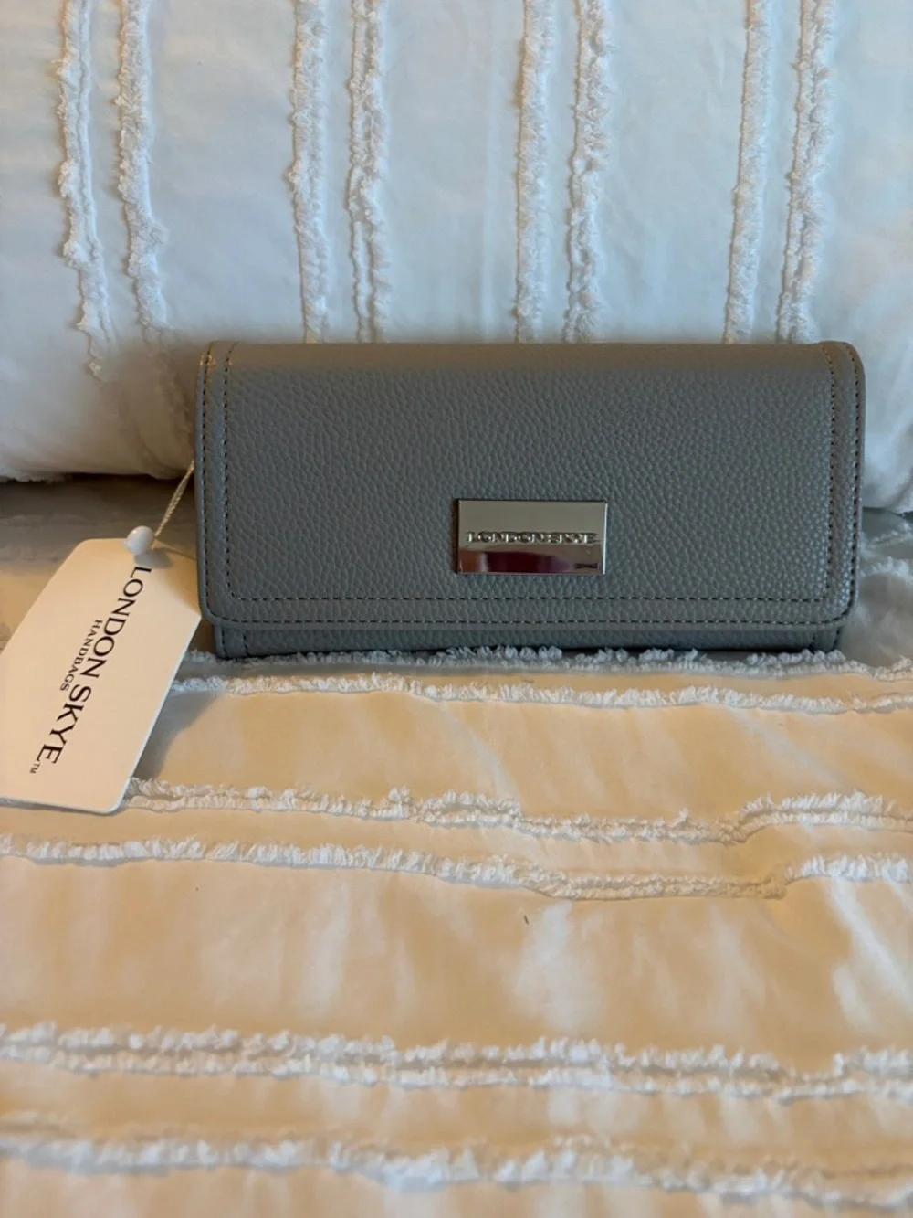 Brand new! London Skye handbag and wallet set